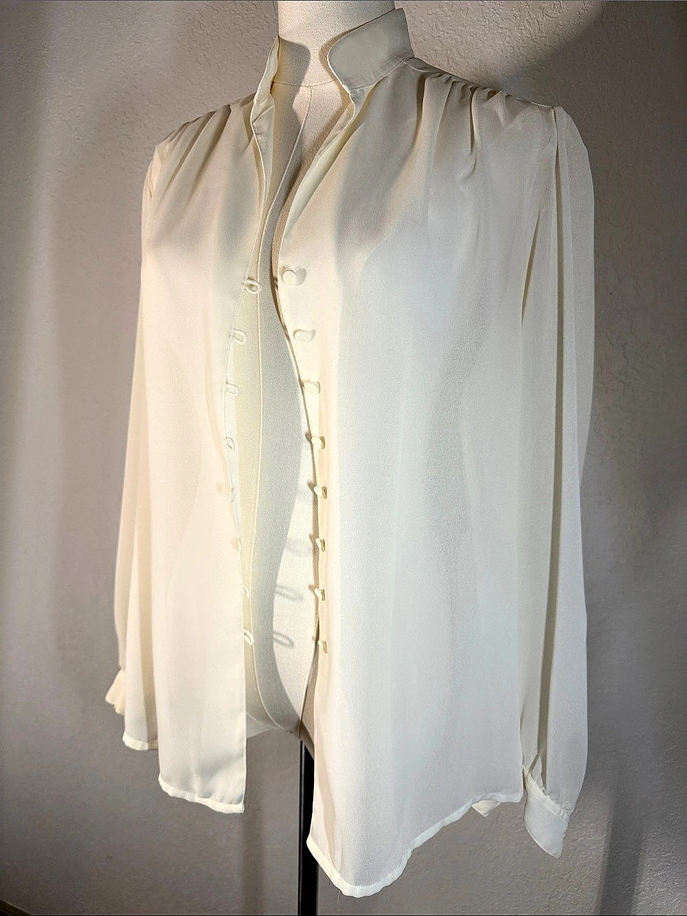 Lloyd Williams Long Sleeve Blouse in White Size 10